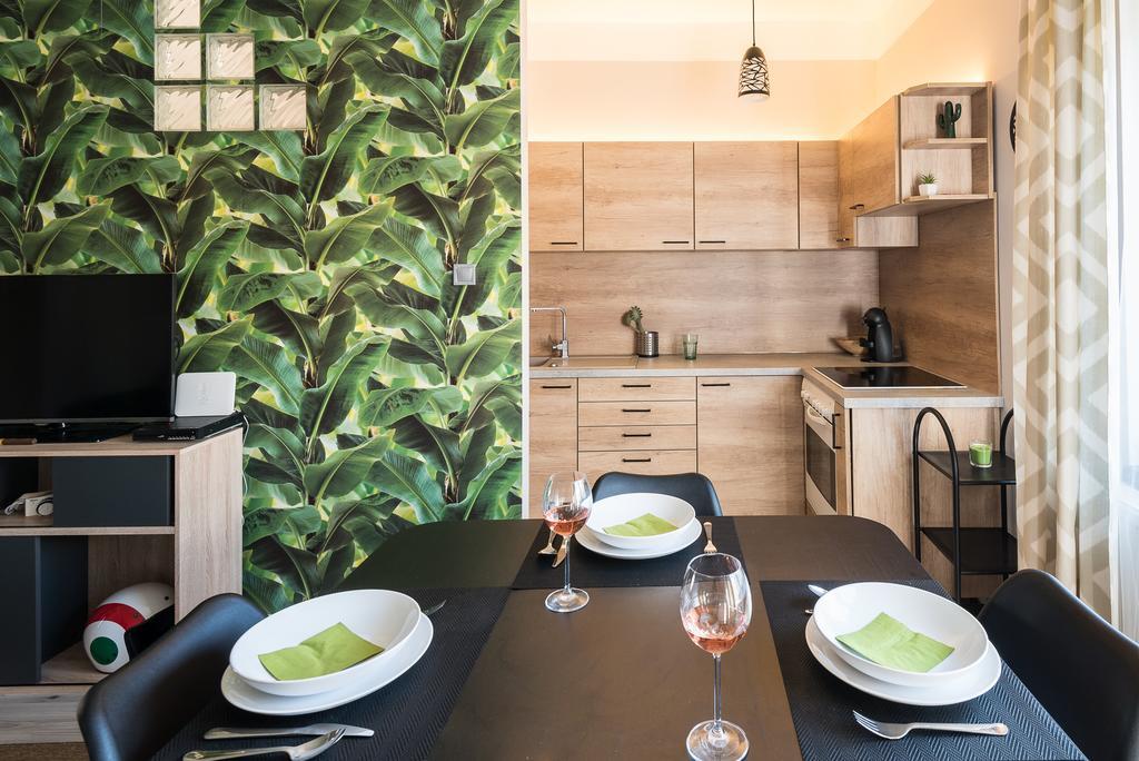 Csapo Apartment ديبريتْسين المظهر الخارجي الصورة